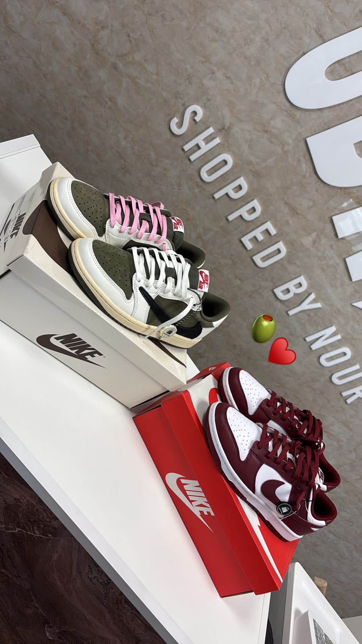 Nike Jordan 1 Low Travis Scott Medium Olive & Dunk Low Red