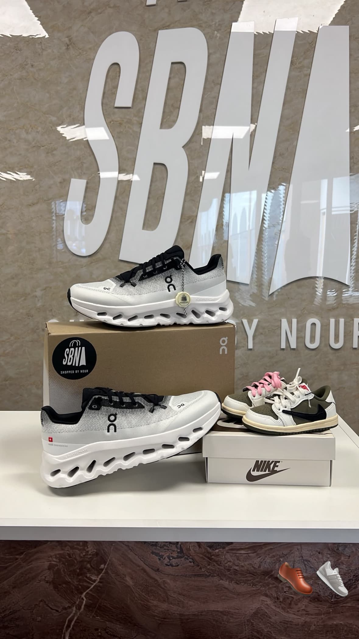 On Running Shoe & Travis Scott Medium Olive (KIDS)