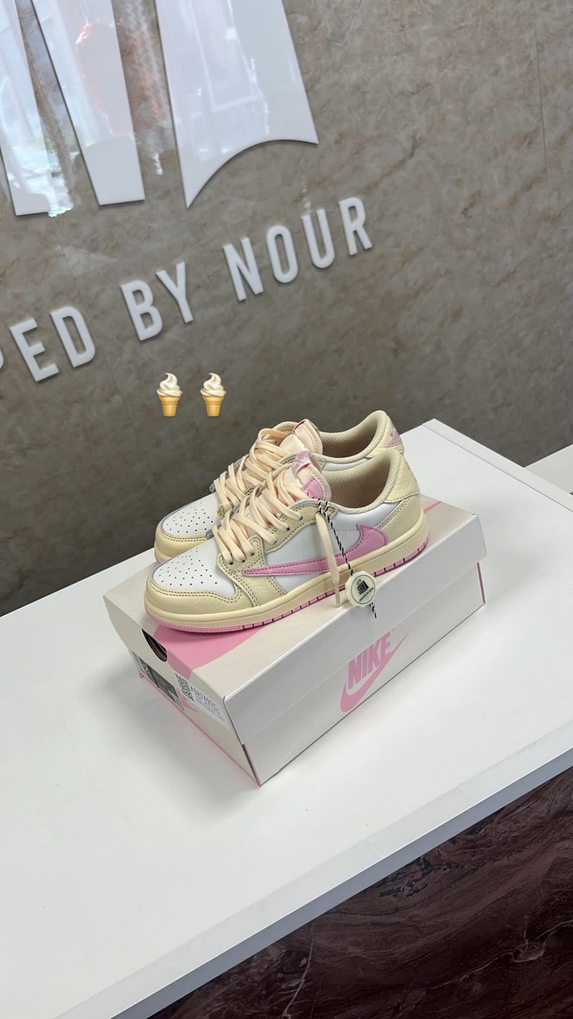 Nike Jordan 1 Low - Travis Scott Shy Pink KIDS (ON REQUEST)