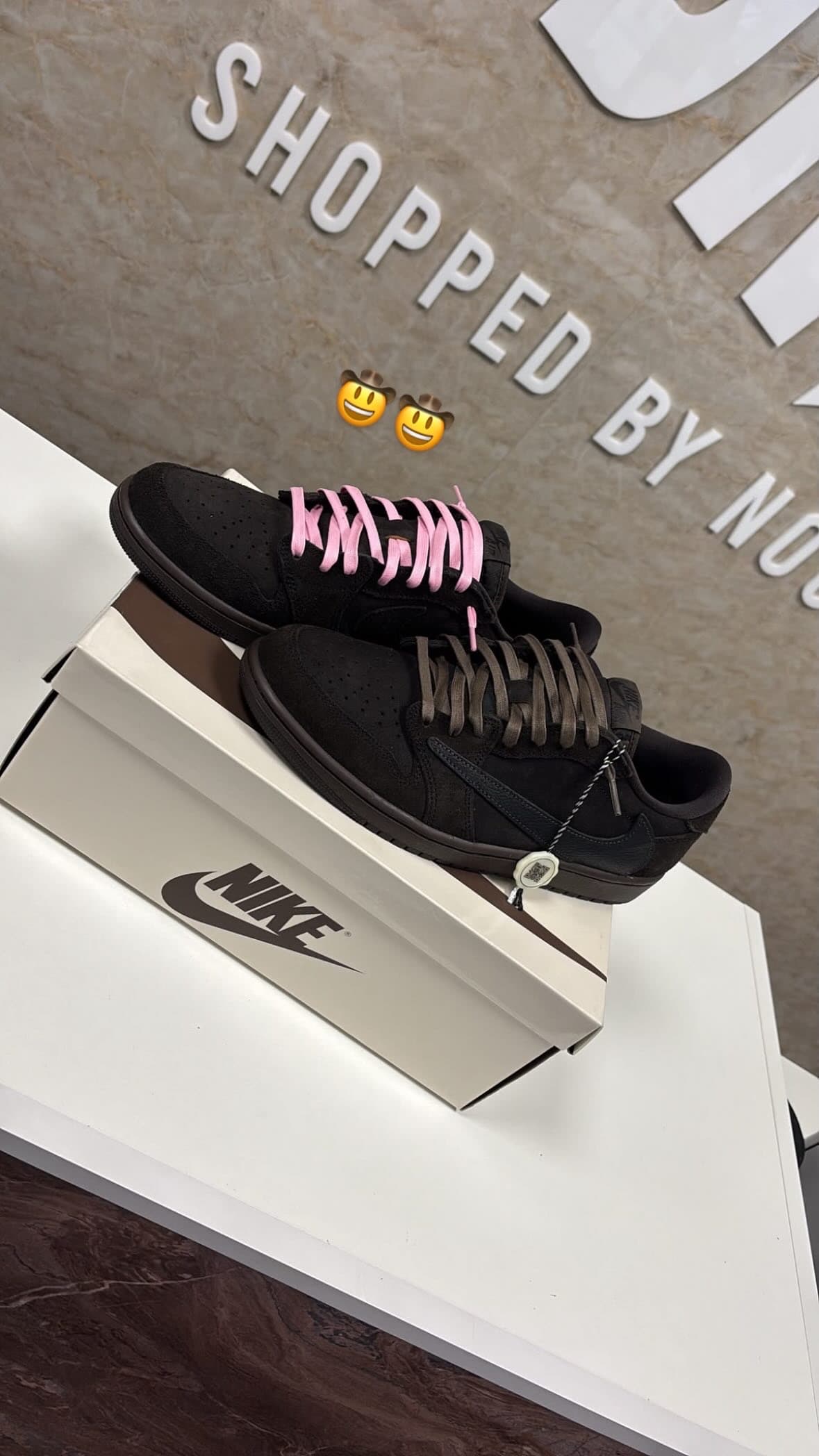 Nike Jordan 1 Low - Travis Scott Velvet Brown