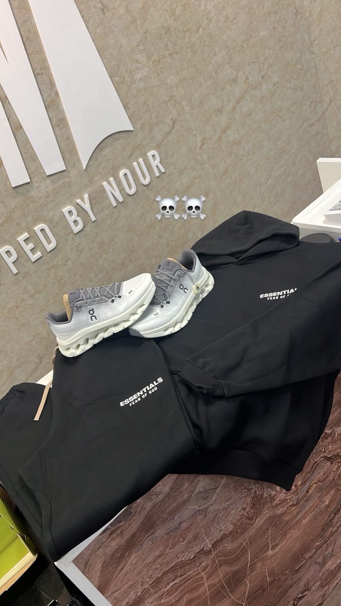 ON Running Shoes & Essentials Set
